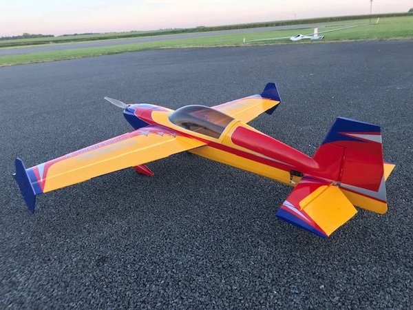 Extreme Flight EXTRA 300 60" V2 YELLOW/RED/BLUE